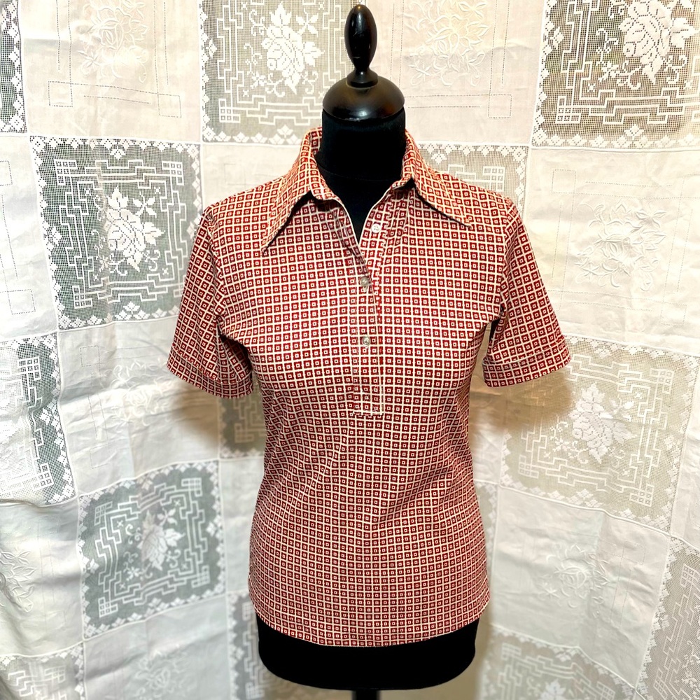 Women’s 70’s Vintage fitted Polyester shirt